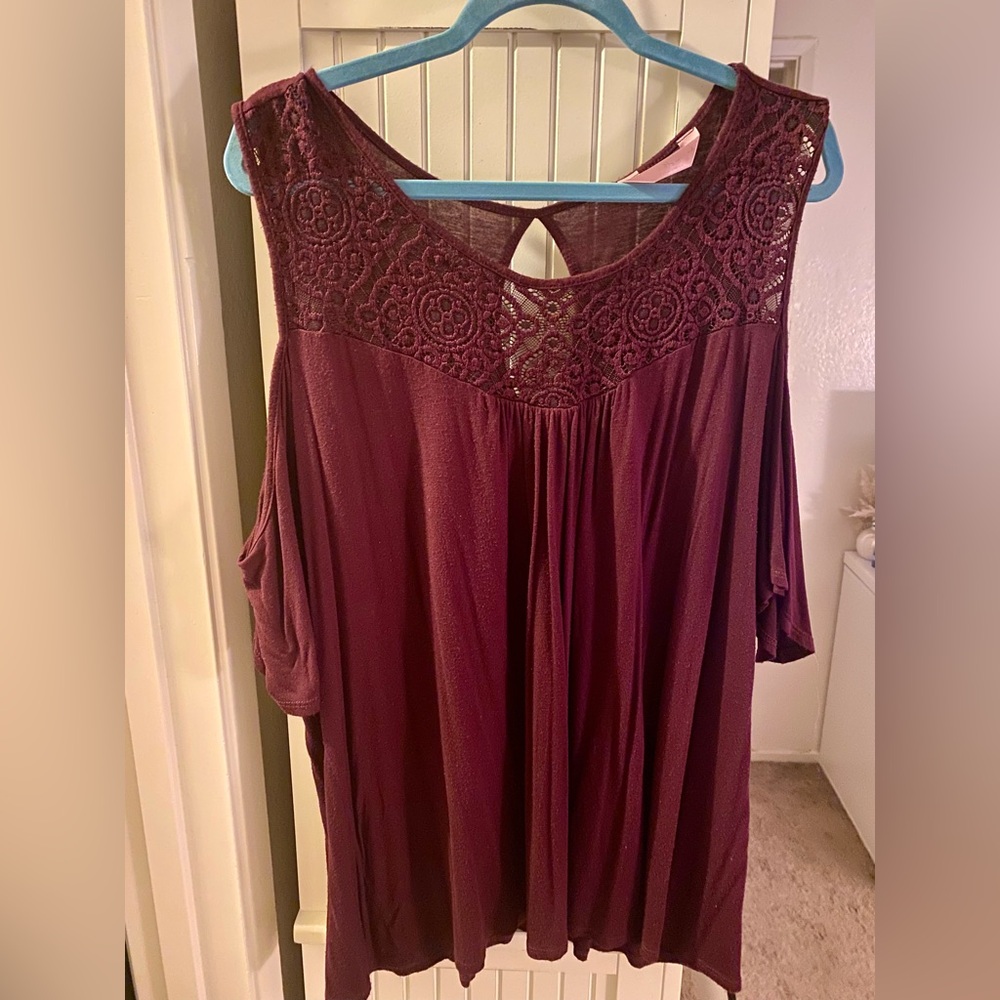 Elegant Burgundy Lace Cold Shoulder Women’s Top